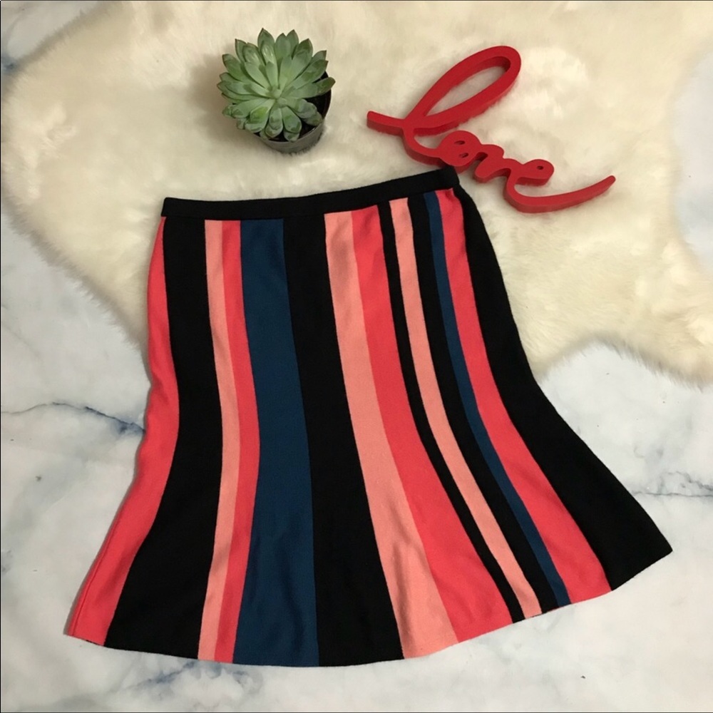 🔥🔥HOST PIC🔥🔥Vince Camuto Striped Flare Skirt